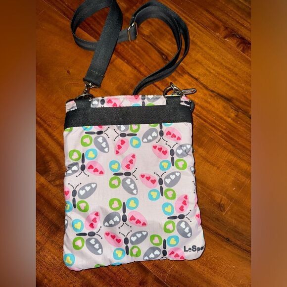 Lesportsac classic 3 Zip body Hearts/Butterflies ❤️🦋🩷🦋🩵🦋 - Picture 3 of 10